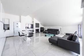 Luxury Penthouse 120ma2 in the Heart of Cannes