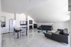 Luxury Penthouse 120ma2 in the Heart of Cannes