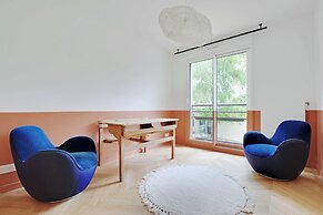 Modern, Spacious Apartment Just Outside Paris