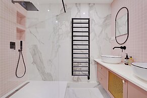 Modern, Spacious Apartment Just Outside Paris