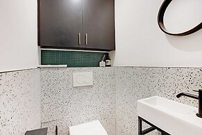 Modern, Spacious Apartment Just Outside Paris