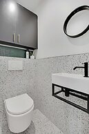 Modern, Spacious Apartment Just Outside Paris