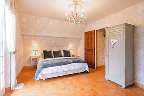 Norman House 160m2 With Pool at the Hippodrome