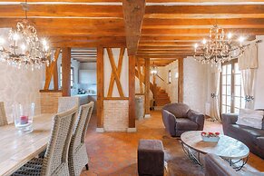 Norman House 160m2 With Pool at the Hippodrome