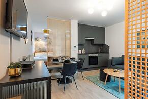 Serene Break With Terrace on the Outskirts of Paris