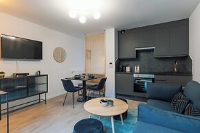 Serene Break With Terrace on the Outskirts of Paris