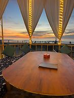 Sydney X cafe and Huts