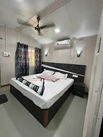 Sydney X cafe and Huts