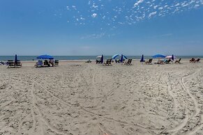 Walk to Beach: Resort Perks at Hilton Head Condo!