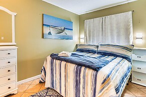 Walk to Beach: Resort Perks at Hilton Head Condo!