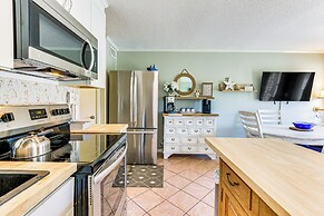 Walk to Beach: Resort Perks at Hilton Head Condo!