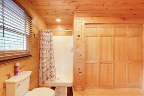Cottage w/ Hot Tub: 3 Mi to Downtown Blue Ridge!