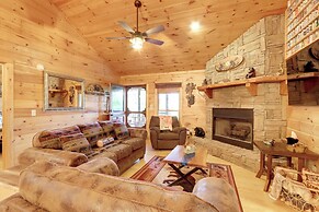 Cottage w/ Hot Tub: 3 Mi to Downtown Blue Ridge!