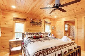 Cottage w/ Hot Tub: 3 Mi to Downtown Blue Ridge!