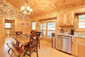 Cottage w/ Hot Tub: 3 Mi to Downtown Blue Ridge!