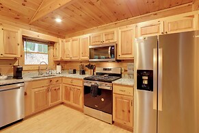 Cottage w/ Hot Tub: 3 Mi to Downtown Blue Ridge!