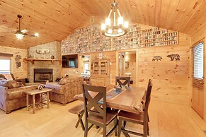 Cottage w/ Hot Tub: 3 Mi to Downtown Blue Ridge!