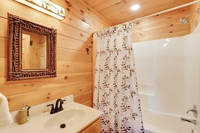 Cottage w/ Hot Tub: 3 Mi to Downtown Blue Ridge!