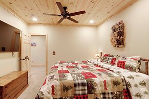 Hot Tub & Fire Pit: Secluded Blue Ridge Cabin!