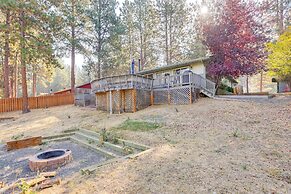 Ping-pong & Private Hot Tub: Family Cabin in Bend!