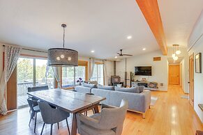 Ping-pong & Private Hot Tub: Family Cabin in Bend!