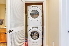 Walk to Slopes: Granby Condo w/ Balcony!