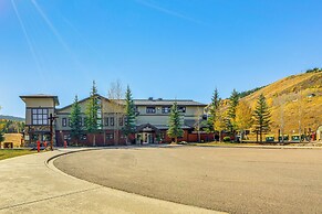 Walk to Slopes: Granby Condo w/ Balcony!