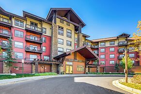 Walk to Slopes: Granby Condo w/ Balcony!