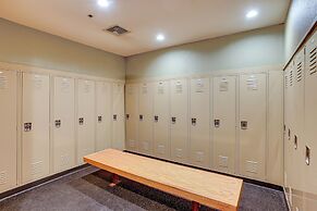 Walk to Ski Lift: Condo w/ Hot Tub in Durango!