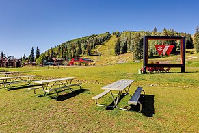 Walk to Ski Lift: Condo w/ Hot Tub in Durango!
