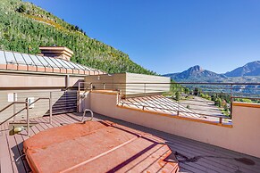 Walk to Ski Lift: Condo w/ Hot Tub in Durango!
