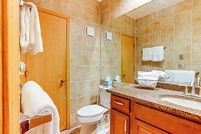 Walk to Ski Lift: Condo w/ Hot Tub in Durango!