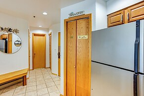 Walk to Ski Lift: Condo w/ Hot Tub in Durango!