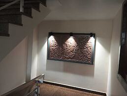 The Taj Mughal Courtyard Homestay