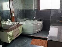 The Taj Mughal Courtyard Homestay