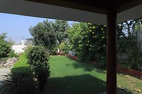 The Taj Mughal Courtyard Homestay