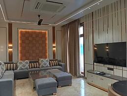 The Taj Mughal Courtyard Homestay