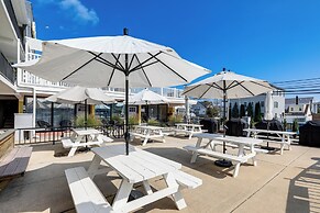 2 Blocks to Beach: Modern Condo in North Wildwood!