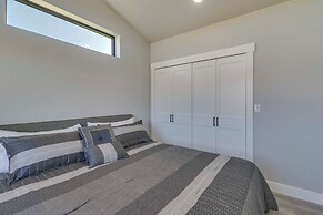 Tiny Home w/ Mtn View: Near Flathead Lake & Skiing