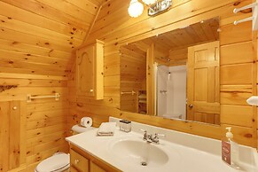 5 Mi to Blue Ridge Lake: Cabin w/ Fire Pit!