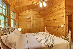 5 Mi to Blue Ridge Lake: Cabin w/ Fire Pit!