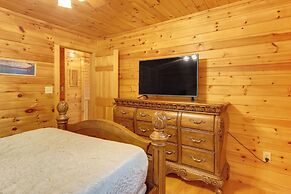 5 Mi to Blue Ridge Lake: Cabin w/ Fire Pit!