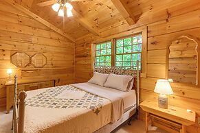 5 Mi to Blue Ridge Lake: Cabin w/ Fire Pit!