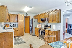 Large Yard & Basketball Hoop: Murfreesboro Home!