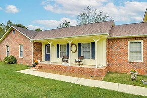 Large Yard & Basketball Hoop: Murfreesboro Home!