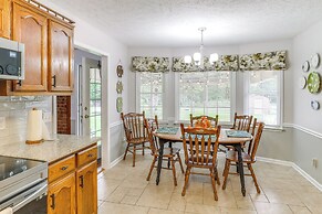 Large Yard & Basketball Hoop: Murfreesboro Home!