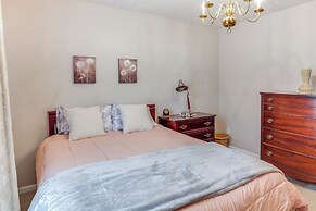 Large Yard & Basketball Hoop: Murfreesboro Home!