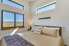 Mtn-view Tiny Home w/ Grill Near Skiing!