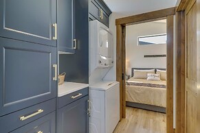 Mtn-view Tiny Home w/ Grill Near Skiing!