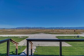 Mtn-view Tiny Home w/ Grill Near Skiing!